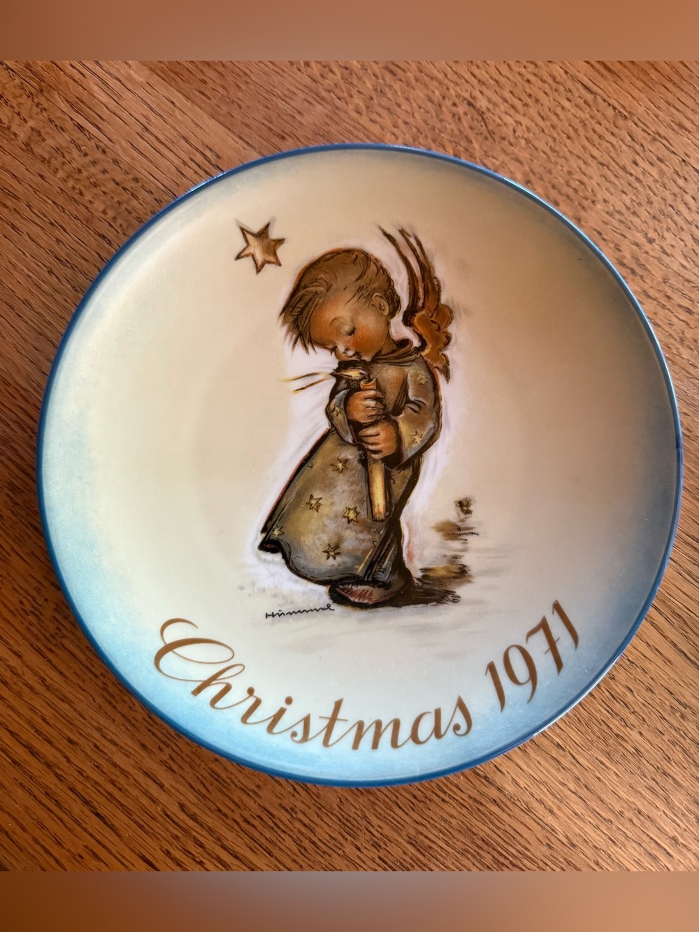 Berta Hummel Christmas 1971 Collector Plate with Angel and Original Box